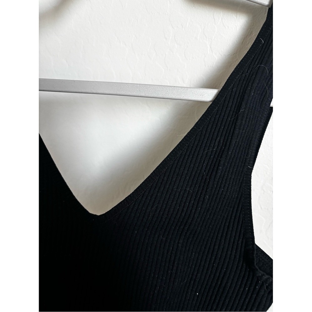 Black Ribbed V-Neck Tank Top - Picture 4 of 4